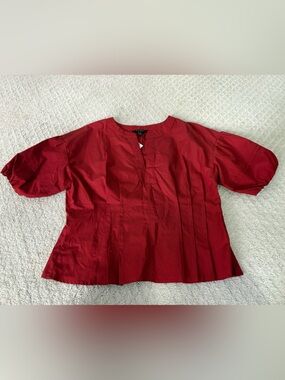NWT Banana Republic Red Pleated Short Sleeve Women’s Top